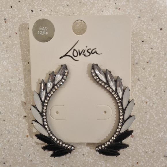 Lovisa ear cuff Clearance